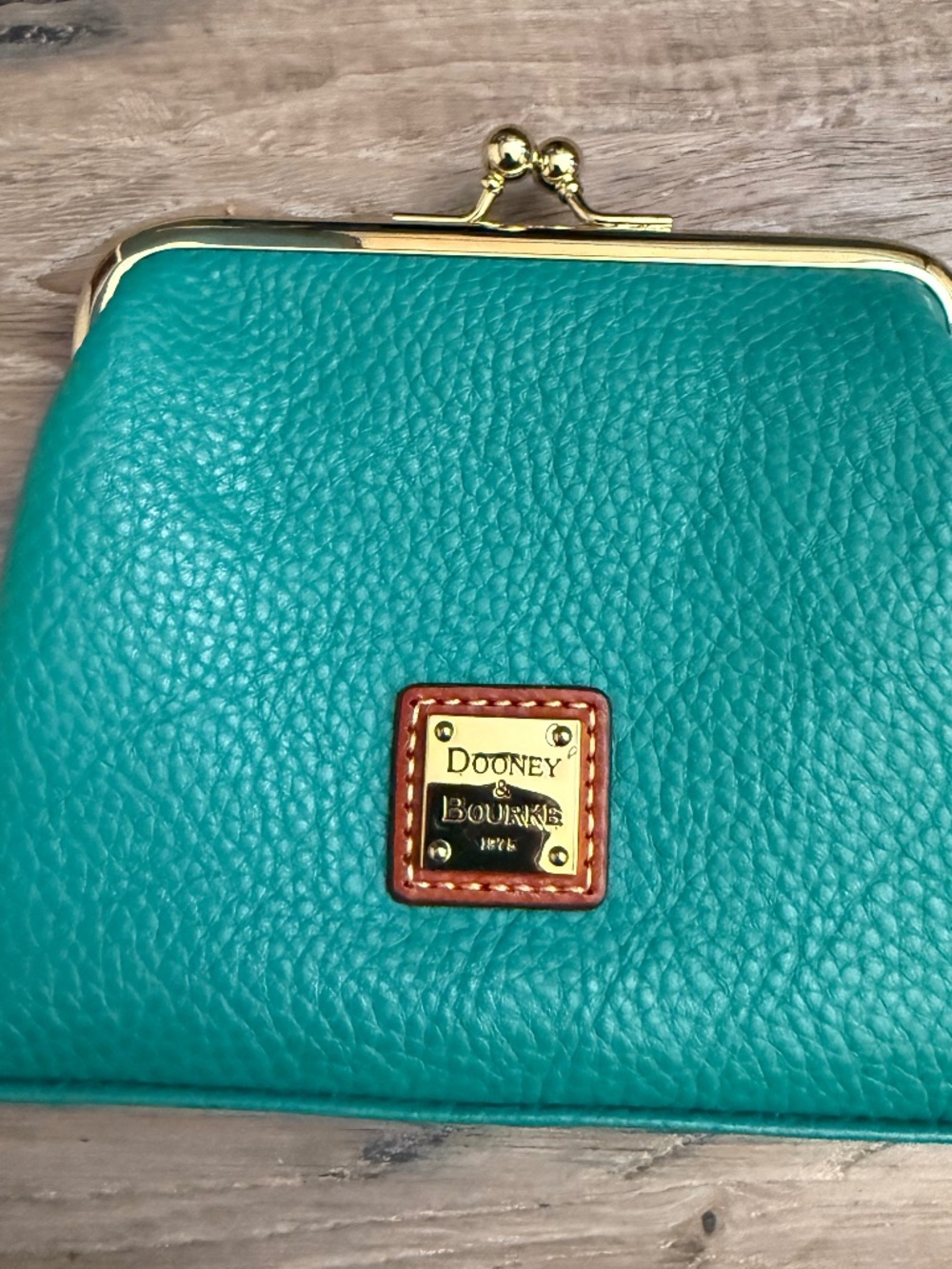 Dooney & Bourke Pebble Grain Leather Kisslock Large Frame Purse Spearmint Color